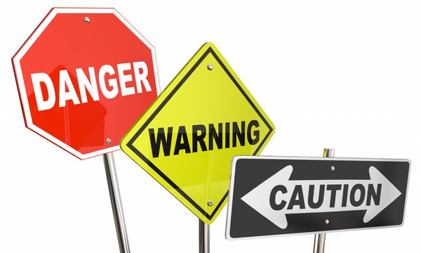 Ilustración 3D de signos de peligro, advertencia y precaución
